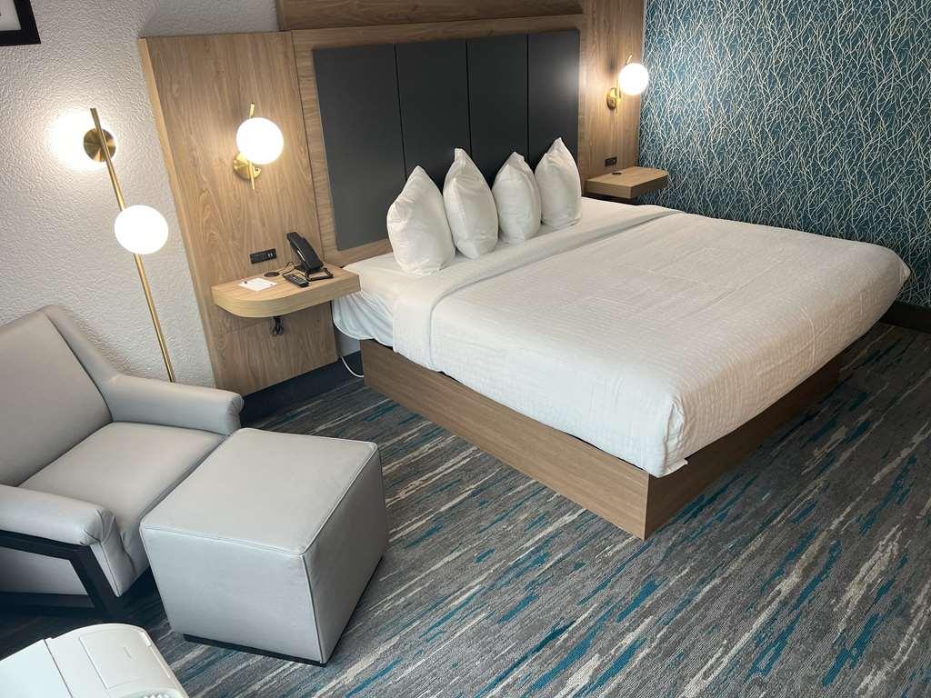 Best Western Plus Mobile Inn And Suites الغرفة الصورة